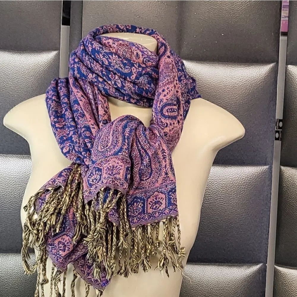Scarf - Picture 3 of 5
